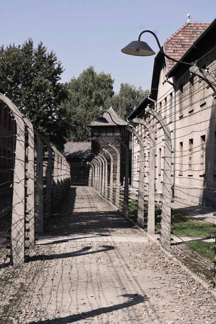 Obóz zagłady, bólu i poniżenia. Seniorzy zwiedzili Auschwitz-Birkenau