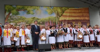 Artyści ludowi odebrali nagrodę Starosty Będzińskiego