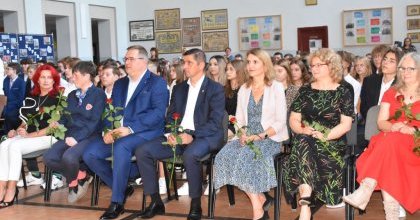Uroczyste ślubowanie uczniów z I LO w Będzinie