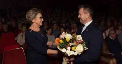 Powiatowy Dzień Kobiet w Teatrze Dzieci Zagłębia!