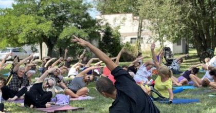 Jogowe śniadanie na trawie!