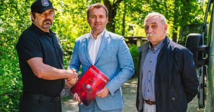 Przekazanie samochodu dla Ochotniczej Straży Pożarnej w Grodźcu