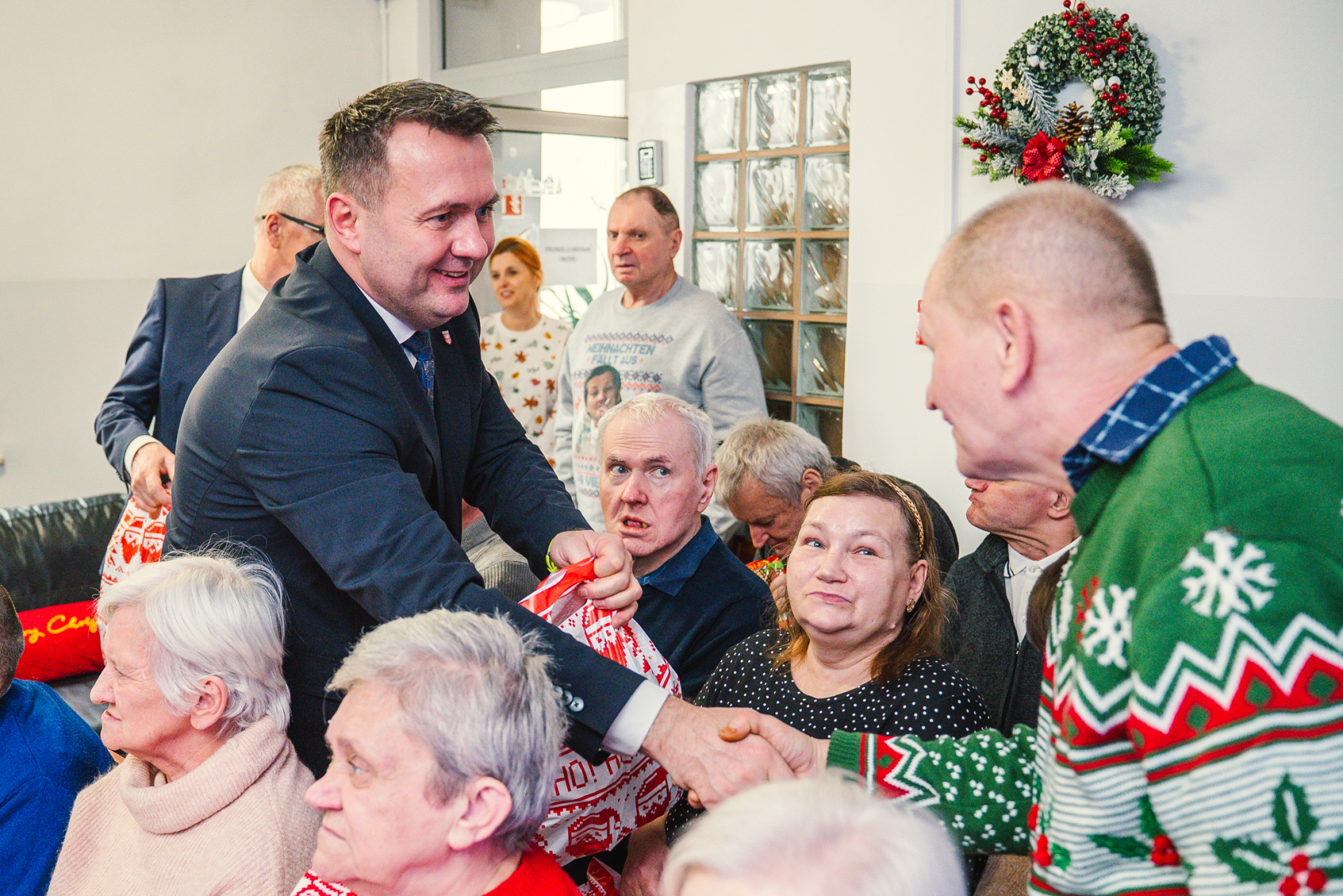 Kolędowanie w Domu Pomocy Społecznej w Grodźcu