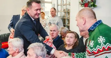 Kolędowanie w Domu Pomocy Społecznej w Grodźcu