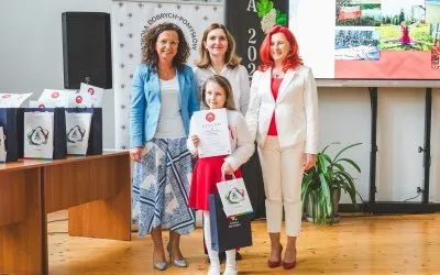 Biało-czerwone w obiektywie dzieci