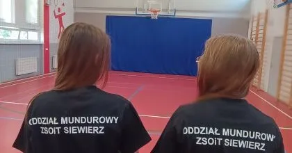 Nowe mundury i specjalistyczne wyposażenie dla uczniów klas mundurowych Powiatu Będzińskiego
 
