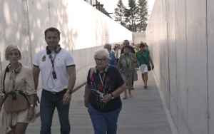 Obóz zagłady, bólu i poniżenia. Seniorzy zwiedzili Auschwitz-Birkenau (2)