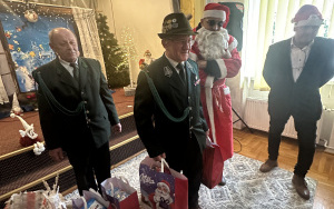 Dzieci z CAPOW odwiedził Święty Mikołaj! (14)