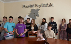 Uczniowie odwiedzili Starostwo Powiatowe 