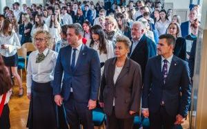 Pasowanie na ucznia w III Liceum Ogólnokształcącym w Będzinie (3)