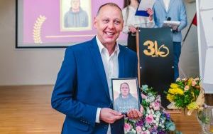 Pasowanie na ucznia w III Liceum Ogólnokształcącym w Będzinie (6)