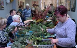 Warsztaty florystyczne w będzińskim oddziale PZERII (4)