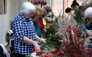 Warsztaty florystyczne w będzińskim oddziale PZERII (5)