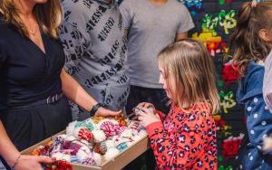 Tradycyjne ubieranie choinki w Ośrodku Wspierania Dziecka i Rodziny w Będzinie (4)