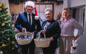 Tradycyjne ubieranie choinki w Ośrodku Wspierania Dziecka i Rodziny w Będzinie (8)