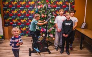 Tradycyjne ubieranie choinki w Ośrodku Wspierania Dziecka i Rodziny w Będzinie (9)