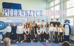 Pasowanie uczniów w Zespole Szkół Ogólnokształcących i Technicznych w Czeladzi (4)