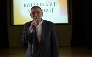 Pasowanie w III Liceum Ogólnokształcącym im. Cypriana Kamila Norwida w Będzinie (2)
