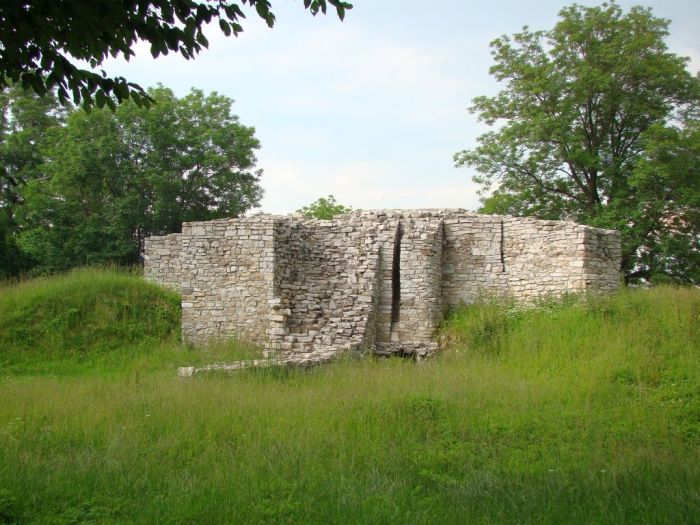 Ruiny zamku Biskupów Krakowskich
